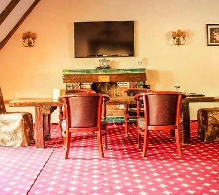The Attic Apartment Brasov Bagian luar foto