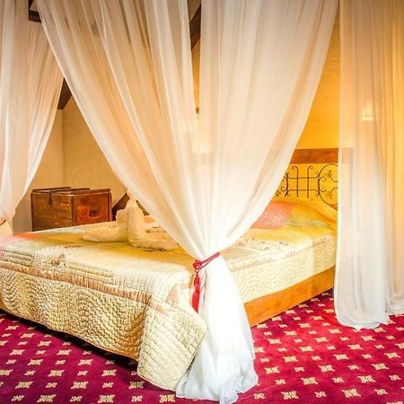 The Attic Apartment Brasov Bagian luar foto