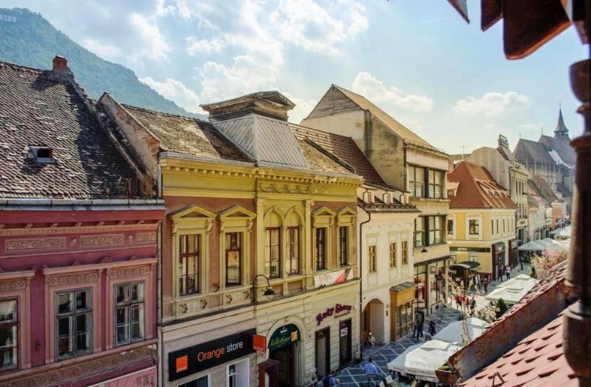 The Attic Apartment Brasov Bagian luar foto